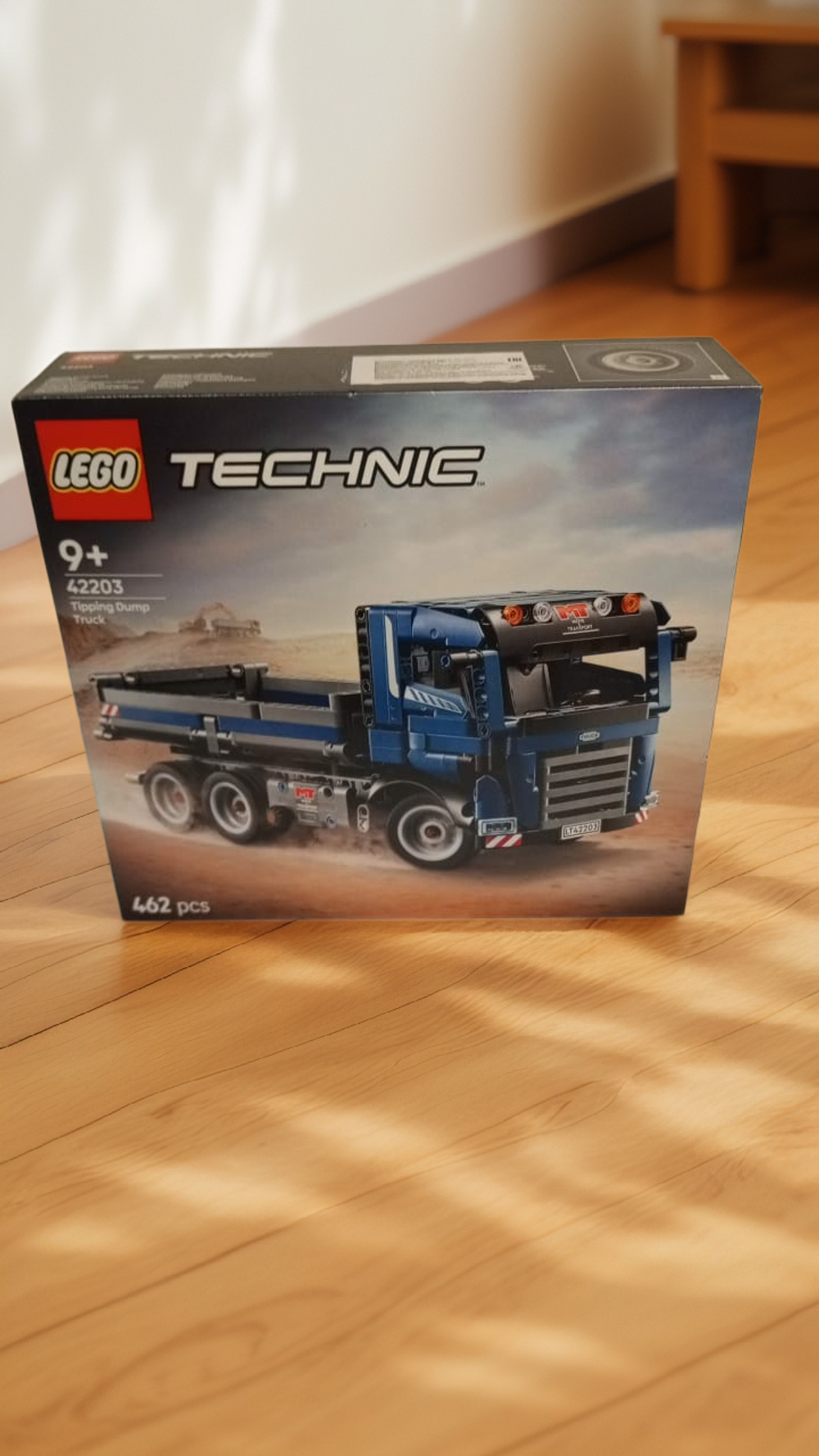 LEGO Technic 42203 Карьерный самосвал — мощный строительный транспорт