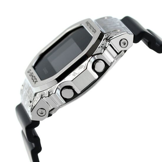 Наручные часы Casio G-Shock GM-5600GC-1DR