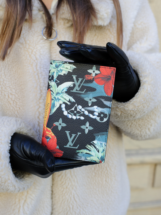 Louis Vuitton Обложка для паспорта