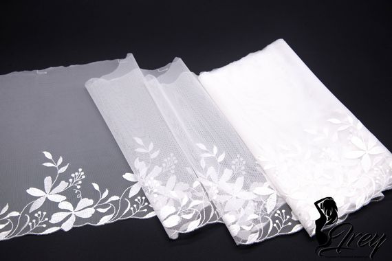 05-113 Вышивка на неэл. сетке 22 см, белый