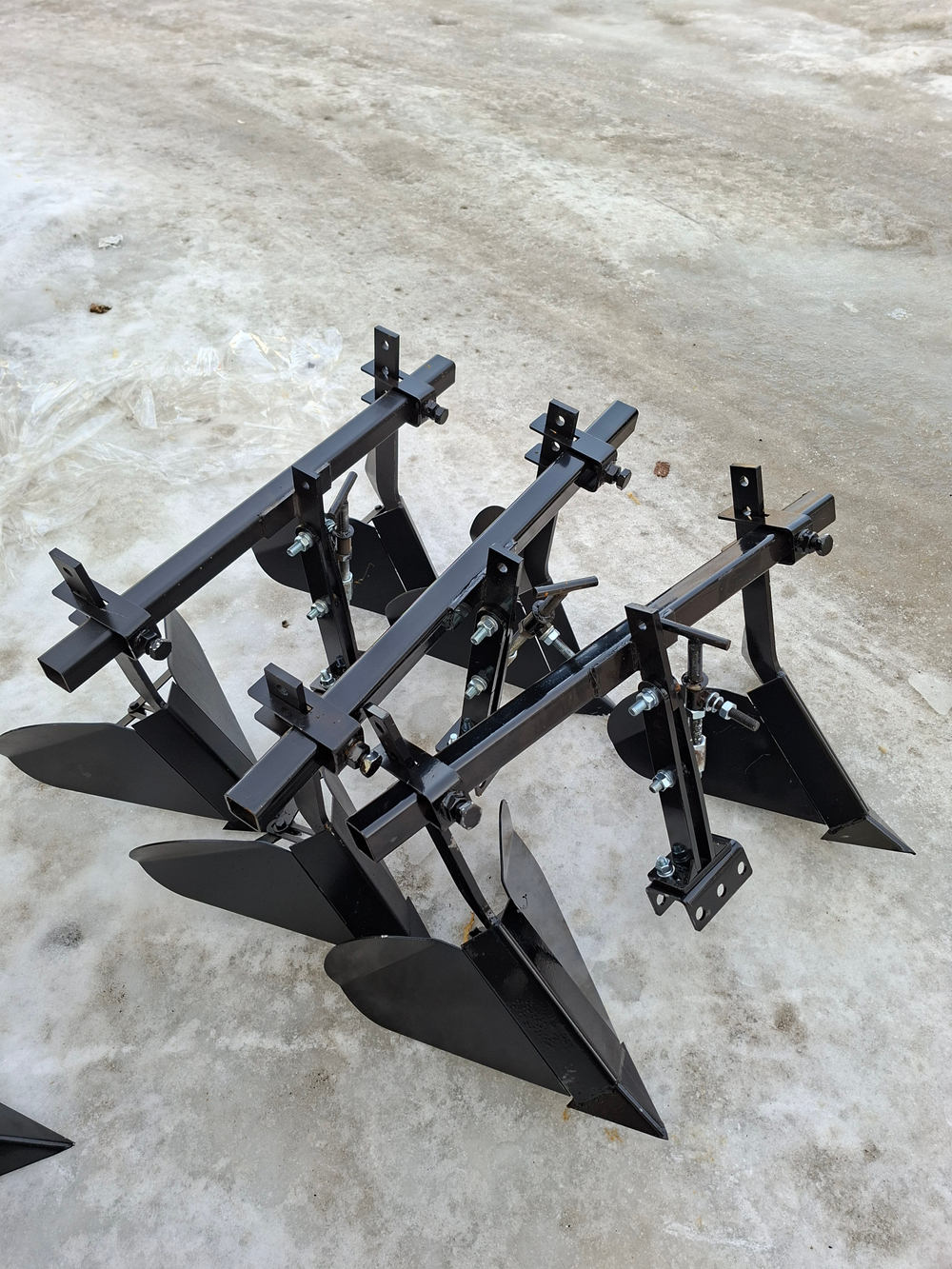 Окучник Forza 2-х рядный большой, на траверсе с регулируемыми однорядными окучниками со сцепкой.