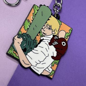 Брелок металлический Денджи и Почита главная поза Человек-бензопила Chainsaw man