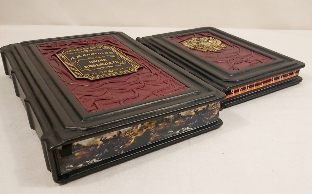 Набор из кожи в кейсе "Наука побеждать" книга с ежедневником