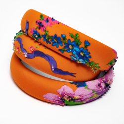 Ободок из оранжевого жаккарда расшитый камнями в тон