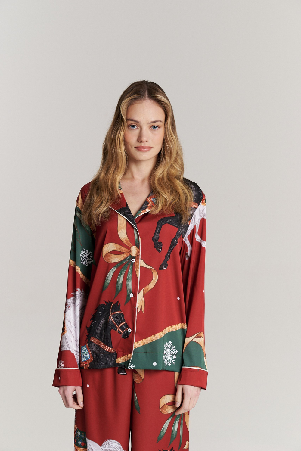 Шелковая блуза с кантом - новогодние лошади
