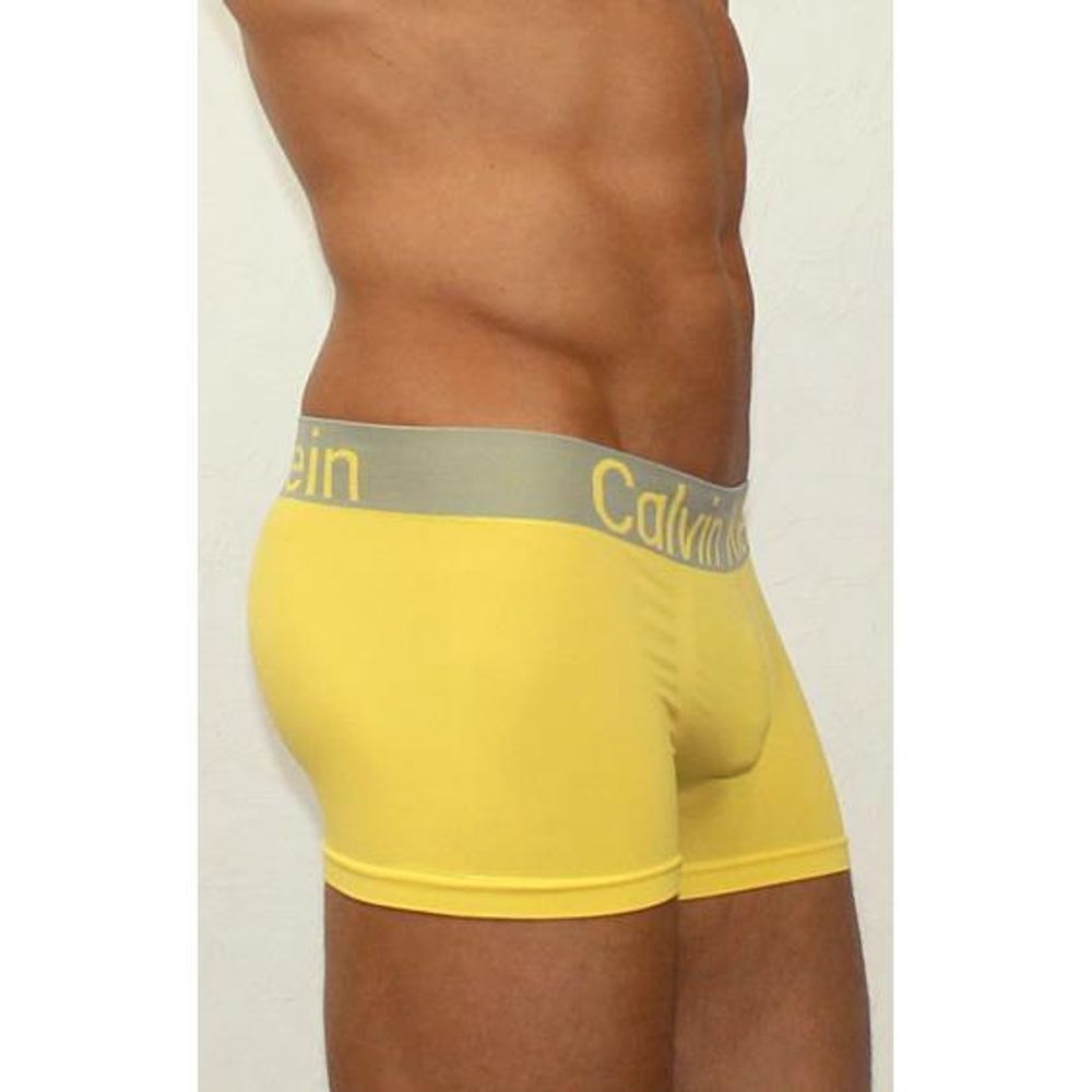 Мужские трусы боксеры бесшовные Calvin Klein желтые