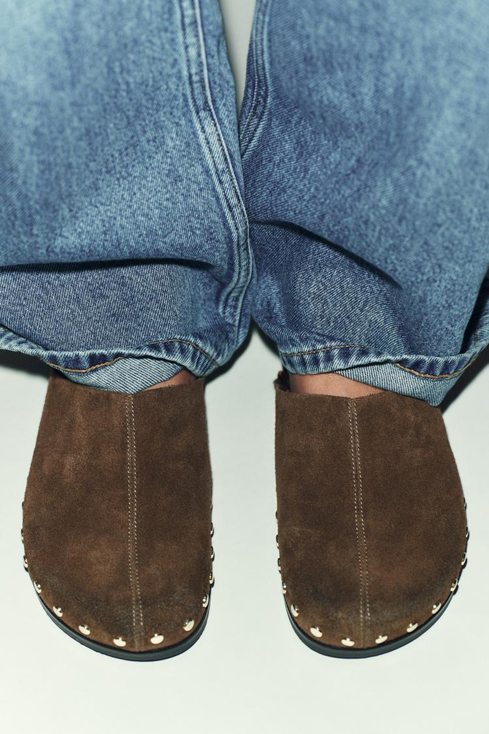 ZARA КОЖАНЫЕ САБО С ЗАКЛЕПКАМИ, КОРИЧНЕВЫЙ