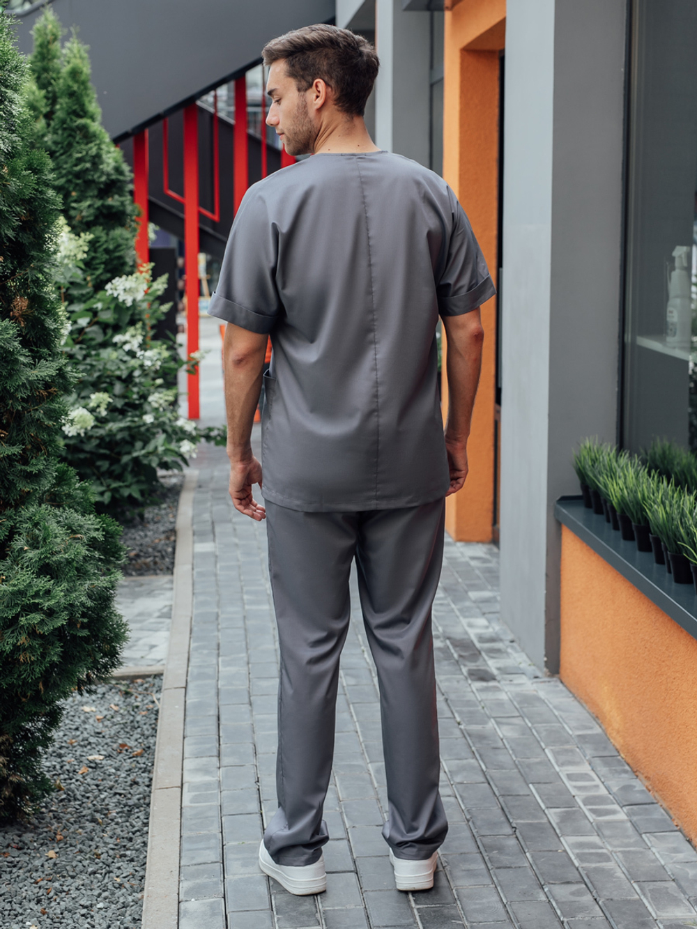 Хирургический костюм мужской темно-серого цвета с карманами MediS