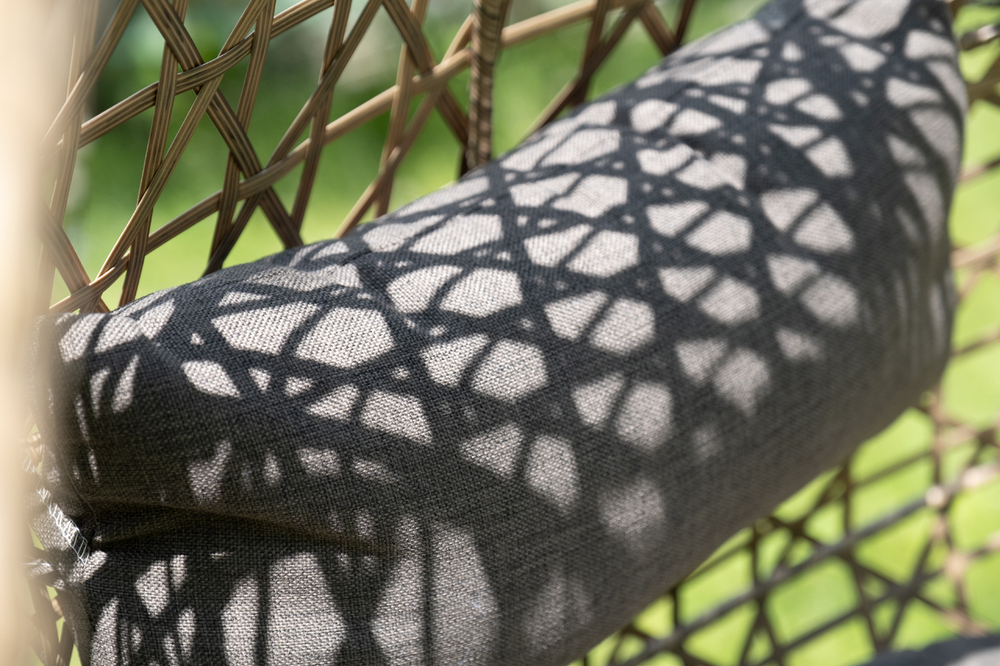 "Флоренция" подвесное кресло-кокон из искусственного ротанга, цвет соломенный с серо-коричневой подушкой