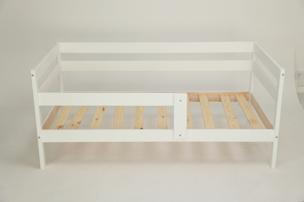 Кровать подростковая "Софа" 180*90 см белый 1 борт, (Pirogova wood)