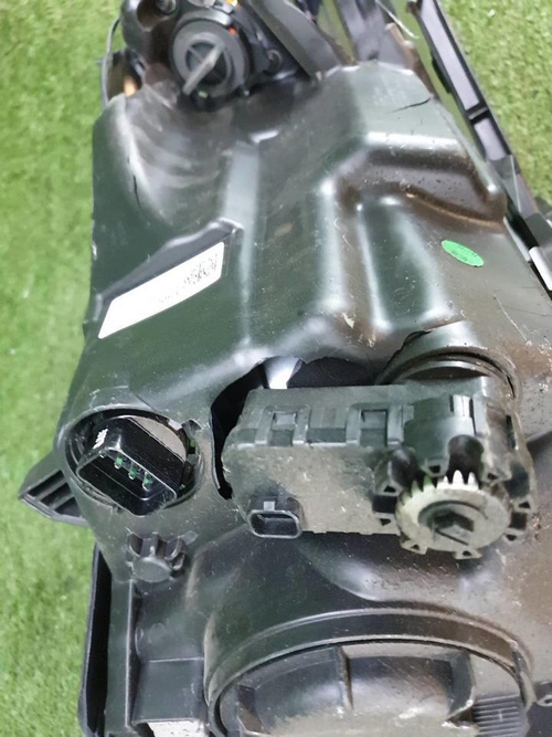 Битая Фара левая Kia Rio 4 (2020-н.в.) галоген