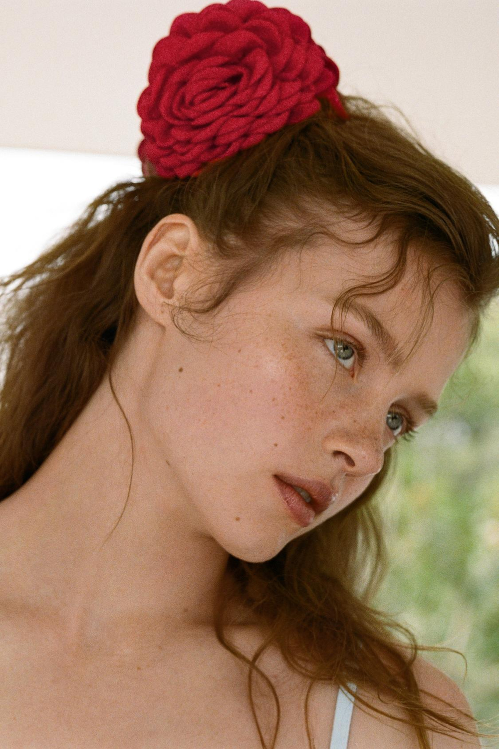 ZARA ЗАКОЛКА ДЛЯ ВОЛОС С ТКАНЕВЫМ ЦВЕТКОМ, КРАСНЫЙ