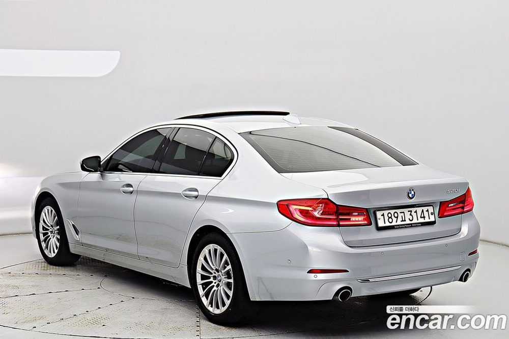 BMW 5 Series (G30) 520i Luxury (11.2019)