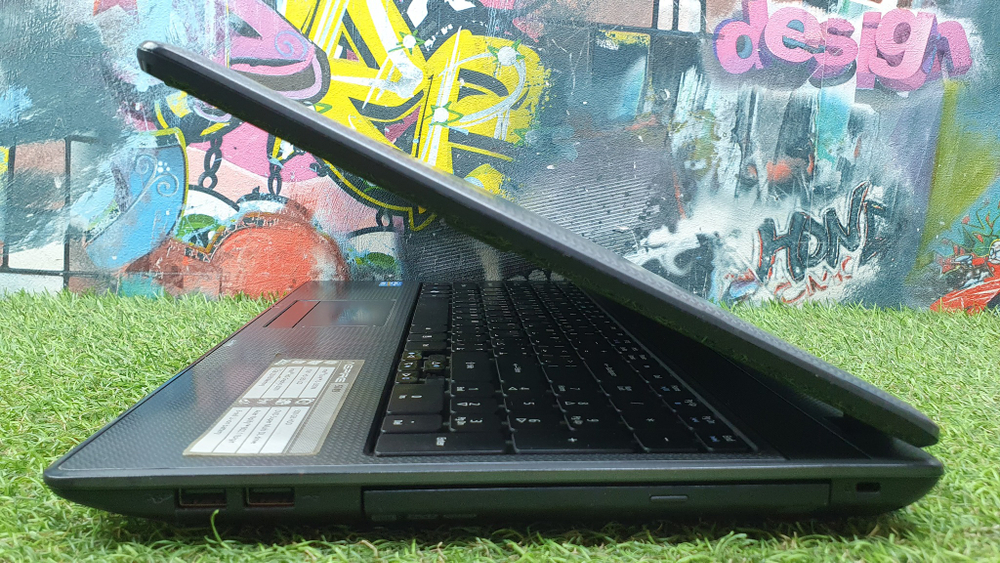 Ноутбук Acer Aspire AS5749 Aspire AS5749-2352G50Mnkk 1366x768, Intel Core i3 2350M 2.3ГГц, 4ГБ, Intel HD Graphics 3000