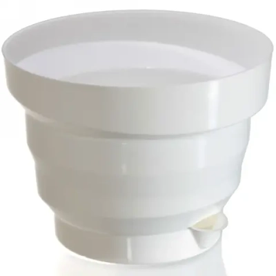 Горшок для цветов пластиковый 1,6л d-17см «Акцент» с поддоном белый
