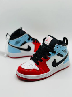 Кроссовки для мальчиков Nike Air Red Luxe