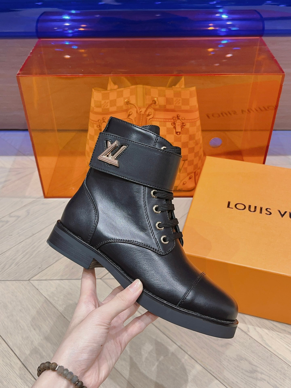 Louis Vuitton Wonderland Flat Rangers