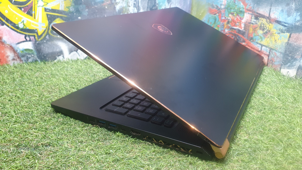 Игровой MSI i7-9/16Gb/RTX 2070 MAX Q 8Gb/240Hz/ GS75 Stealth 9SF-836RU 9s7-17g111-836/Windows 10