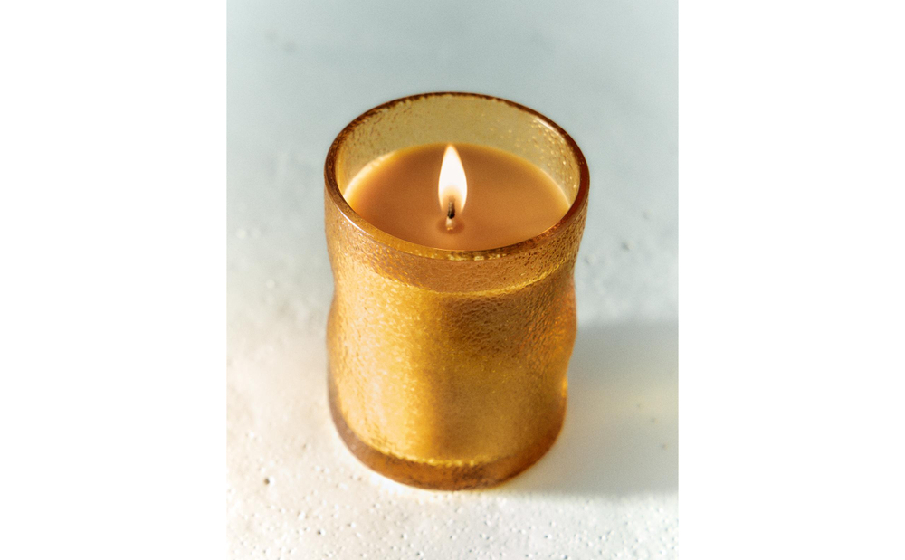 Zara Home Свеча ароматическая Fleur de Mandarine 155 г, растительный воск, аромат цветочный, Розовый