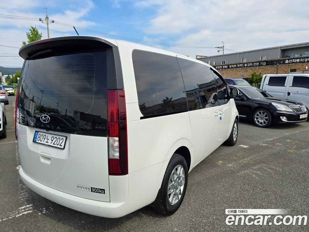 Hyundai Staria Cargo 3-х местный (11.2023)