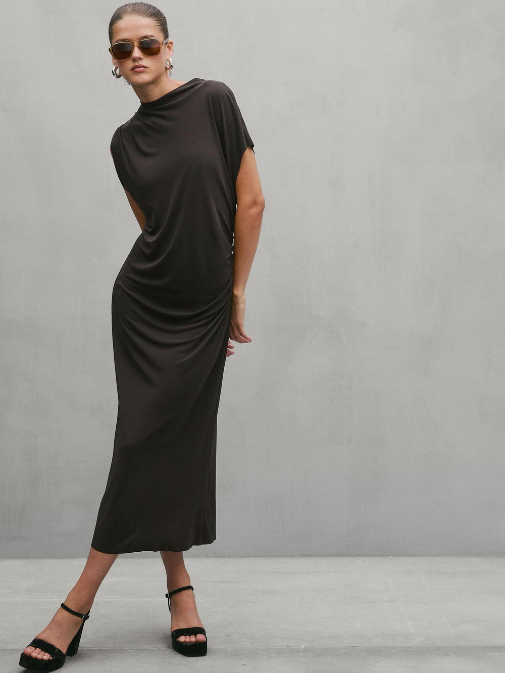 Massimo Dutti Драпированное платье-миди - Studio, зеленый