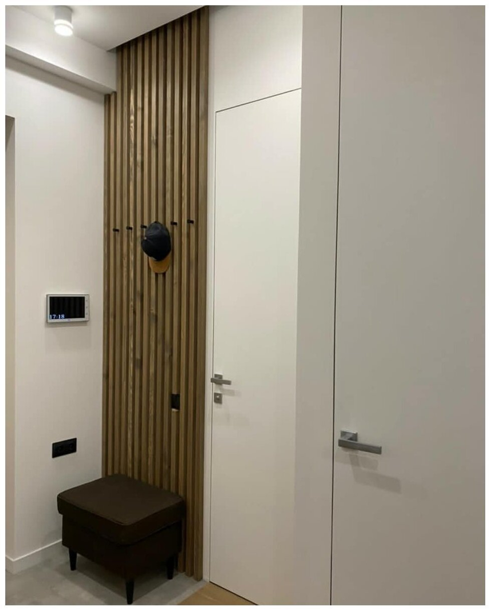 Рейки в прихожей из Сосны 30х30мм