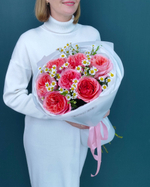 Букет из ромашки и розы пионовидной Пинк Экспрешн(00481)