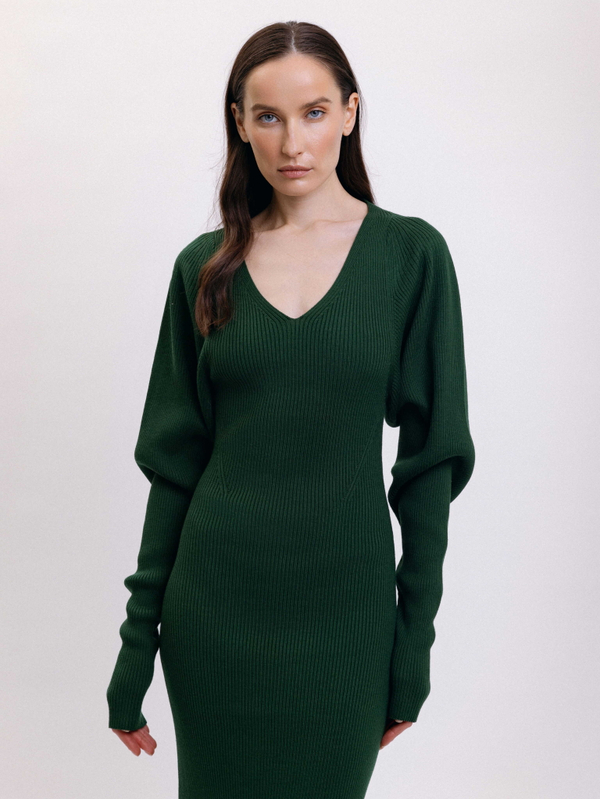 Платье макси с вырезом