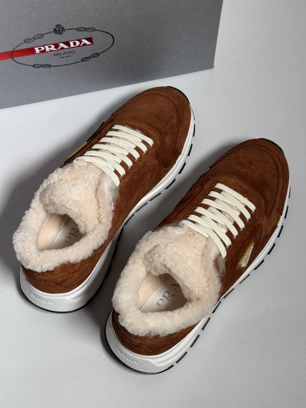 Кроссовки Prada