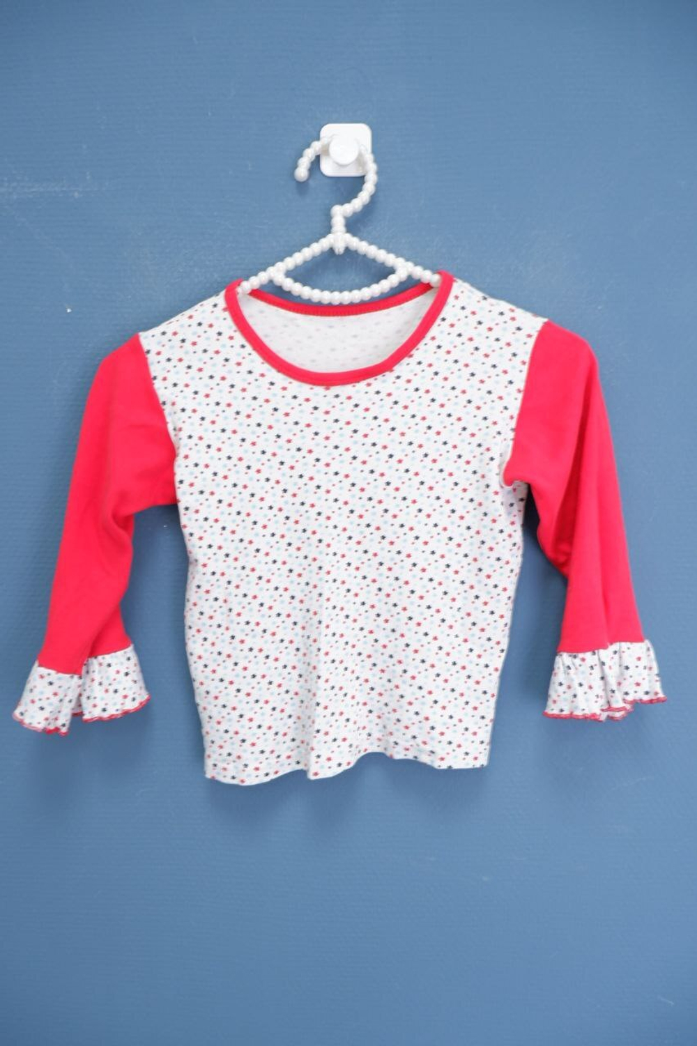 Джемпер со звездочками на 4-5 лет