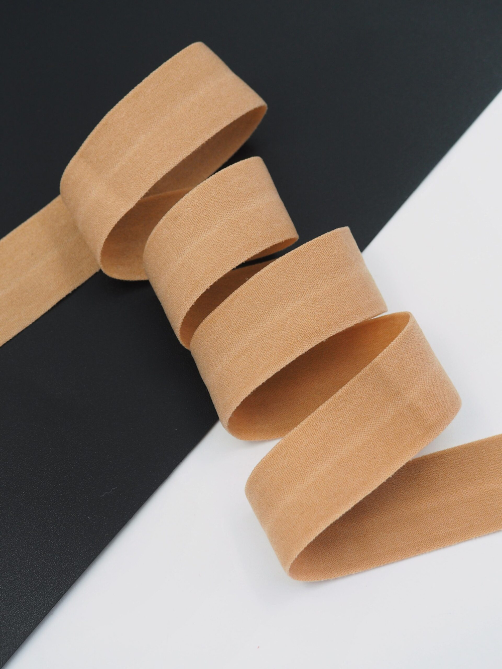 Бейка эластичная загорелая телесная матовая ширина 20 мм