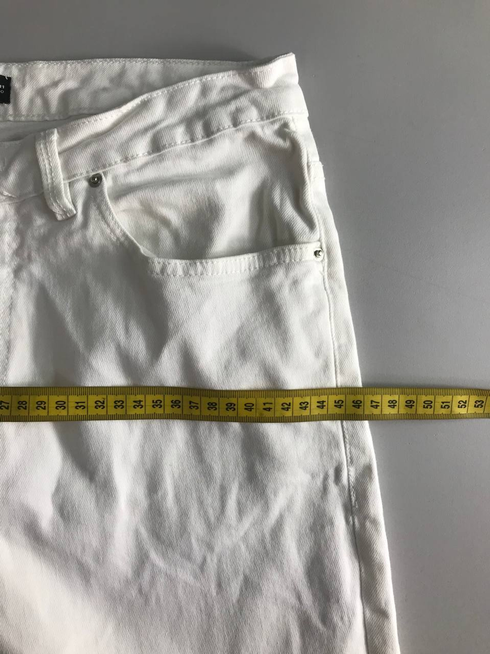 Джинсы Zara дл модных прогулок, маркировка 40, визуально на 46 размер