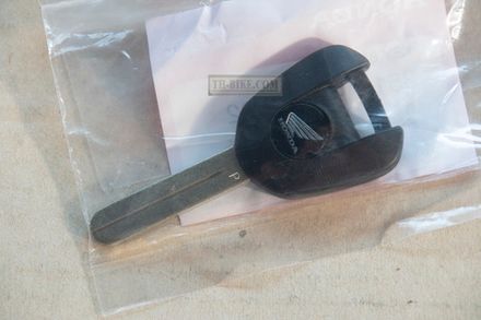 35121-MJE-D02. KEY, BLANK. HISS