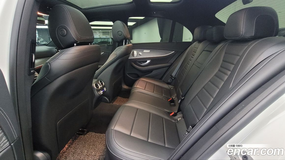Mercedes-Benz E-Class W213 E350 4MATIC AMG Line (04.2021)