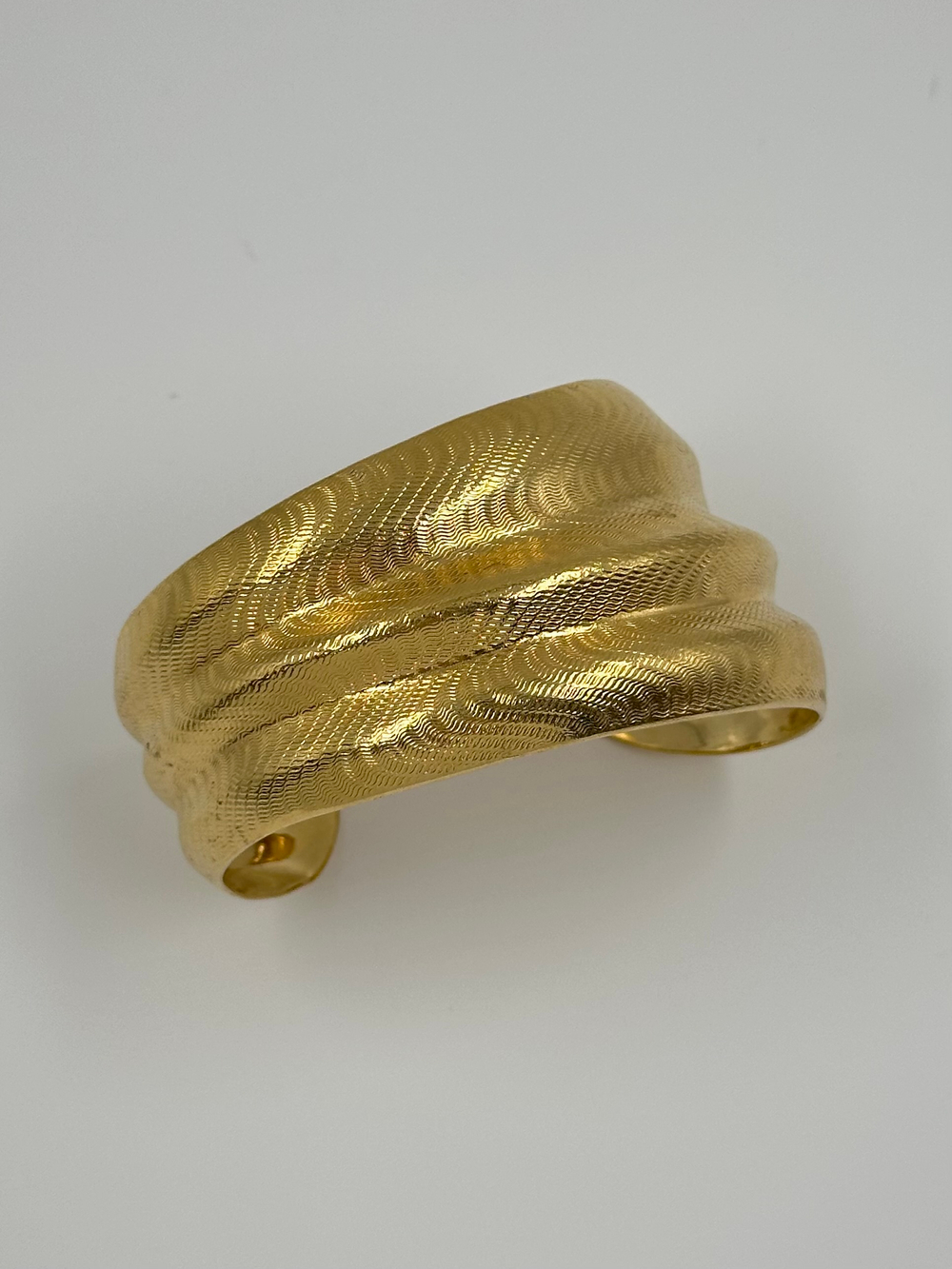 Браслет с брашировкой