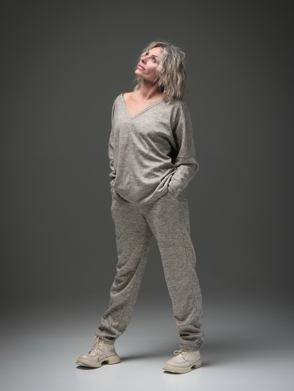 Костюм /лонгслив +штаны 👖 /не знаем какой цвет