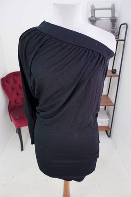 Кофта с открытым плечом, визуально на 42/44 размер