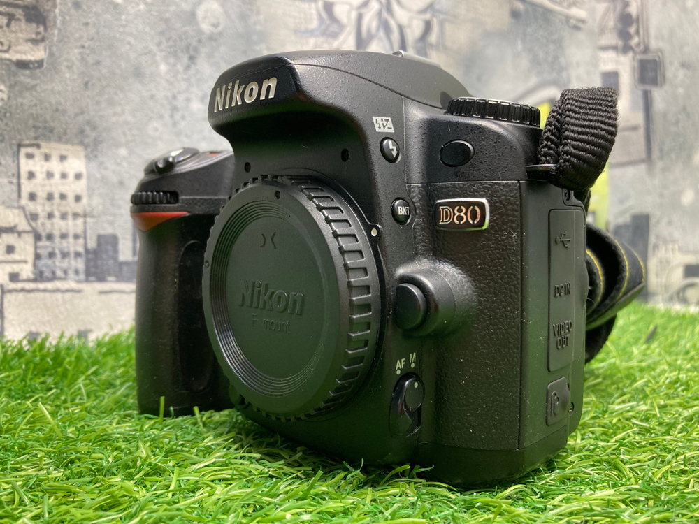 Nikon D80 18.000 кадров