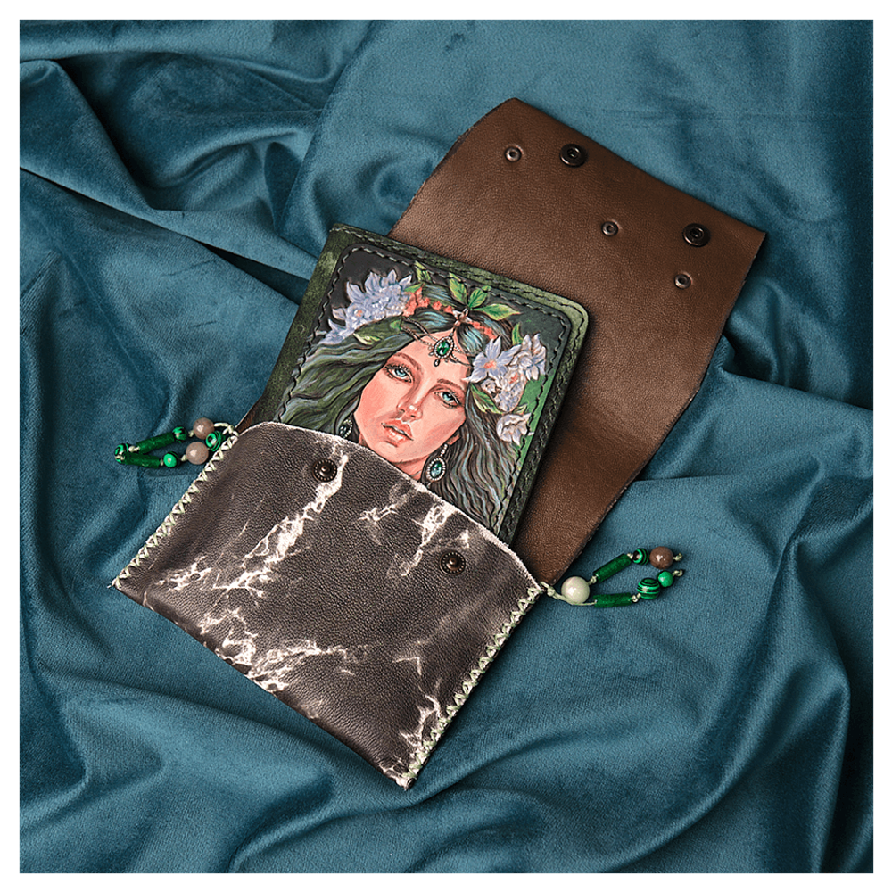 Кожаная обложка на паспорт «Малахитница»