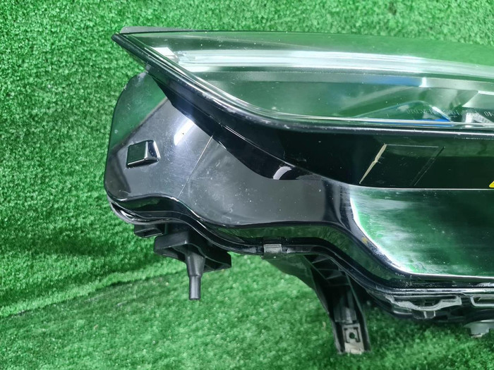 Фара левая BMW 8er G14 G15 G16 (2018-2022) Laser