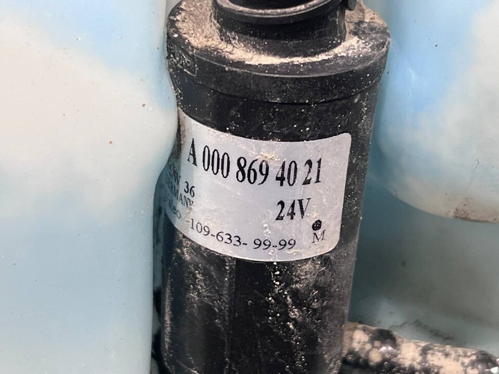 Бачок омывателя лобового стекла