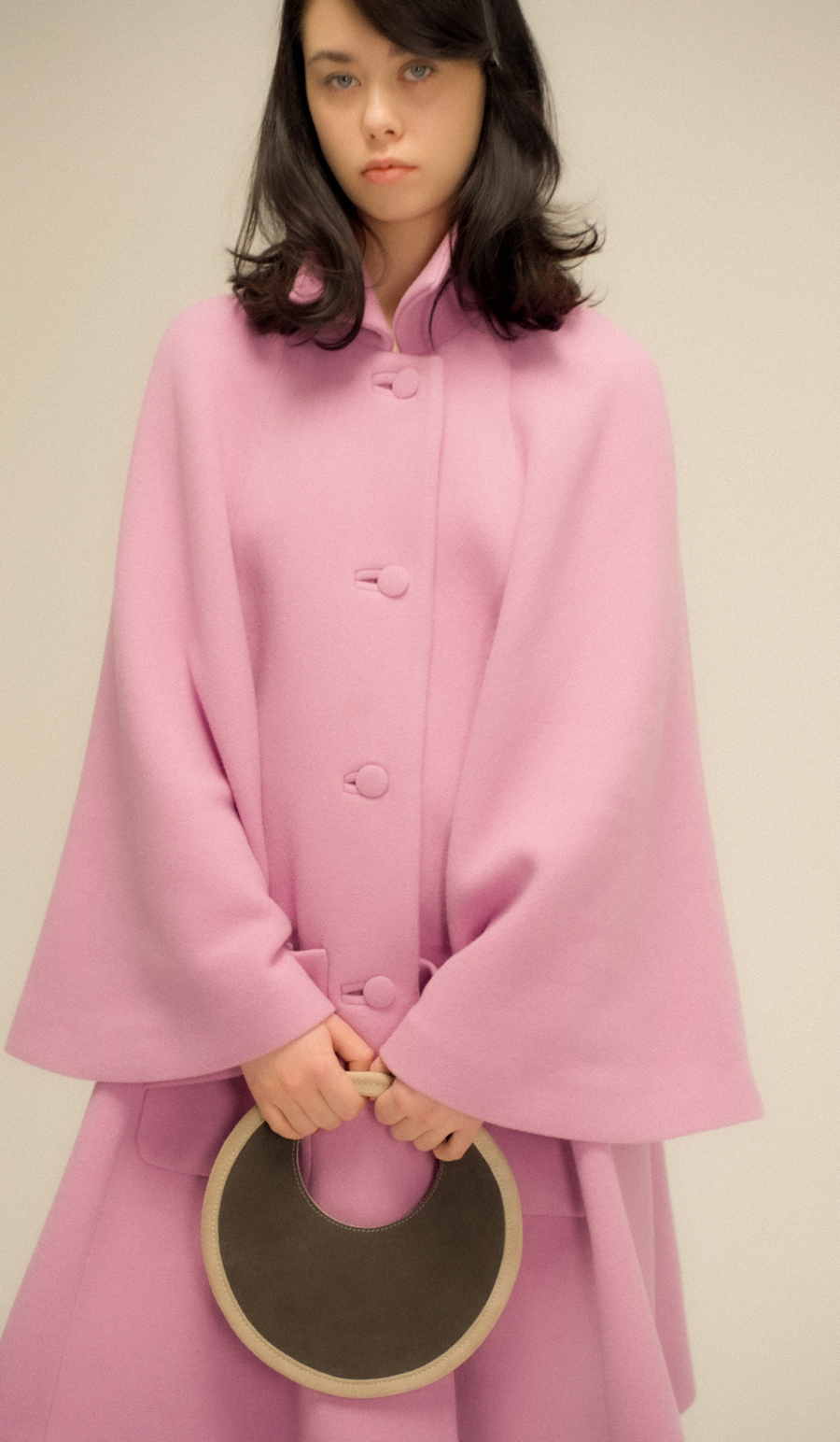 Пальто-кейп сложного кроя (образец)