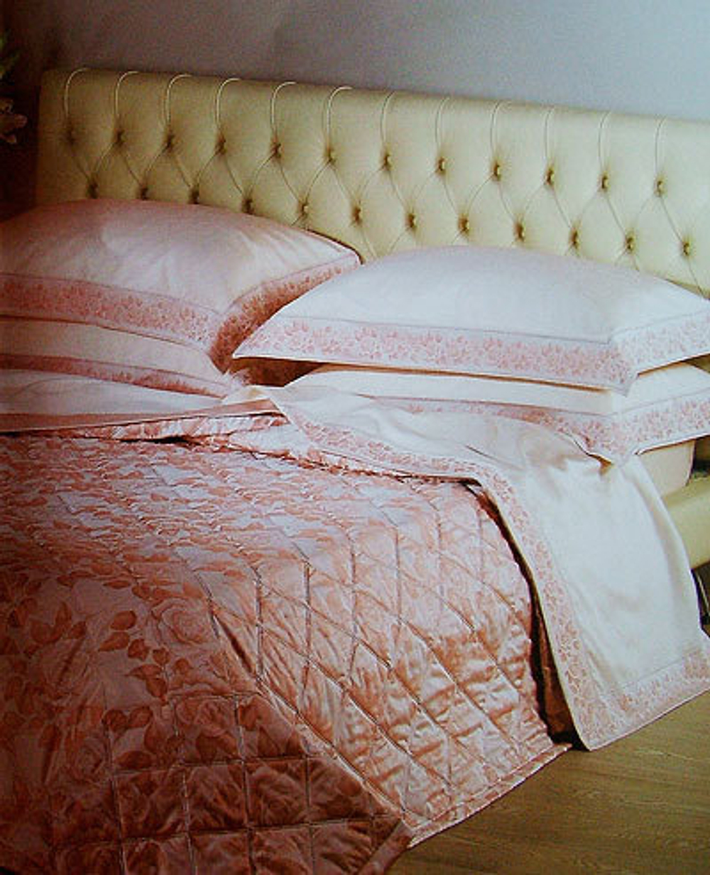 Покрывало 270х270 и две подушки Caleffi Vivaldi розовое Италия