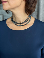 Нить-трансформер из венецианского бисера в чернильном оттенке и темно-радужного жемчуга, серебро