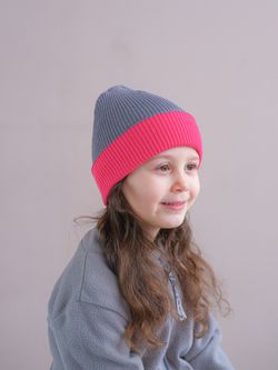 Шапка вязаная хлопковая ТВИНС(Фуксия, жемчужно-серый)