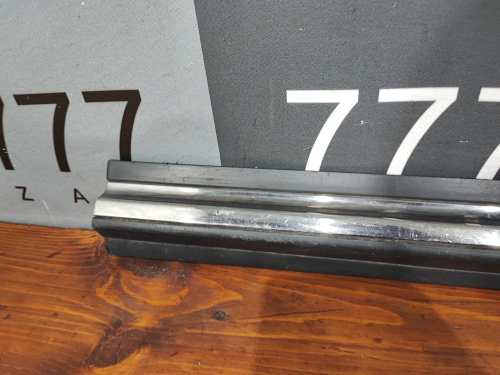 Молдинг двери передней правой Infiniti FX 2 / QX70 (S51) 08-17 Б/У Оригинал 808701CA0A