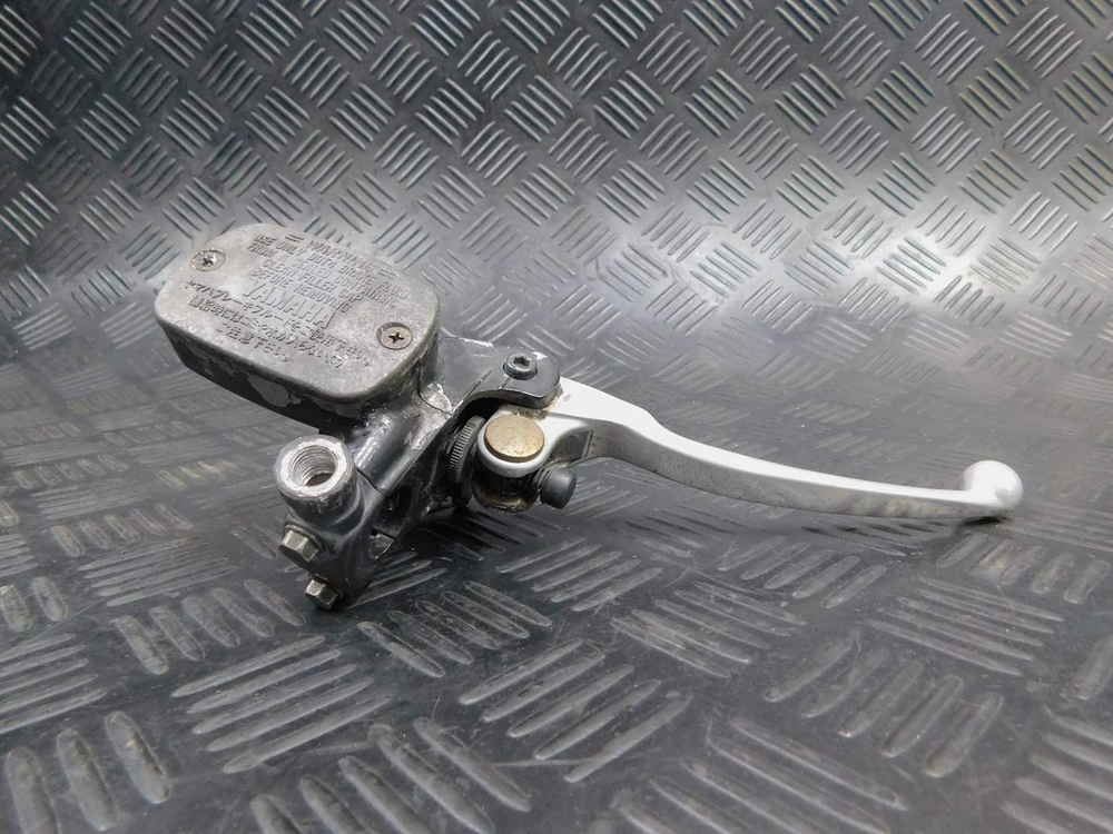 Цилиндр переднего тормоза Yamaha TDM850 RN03J 2001