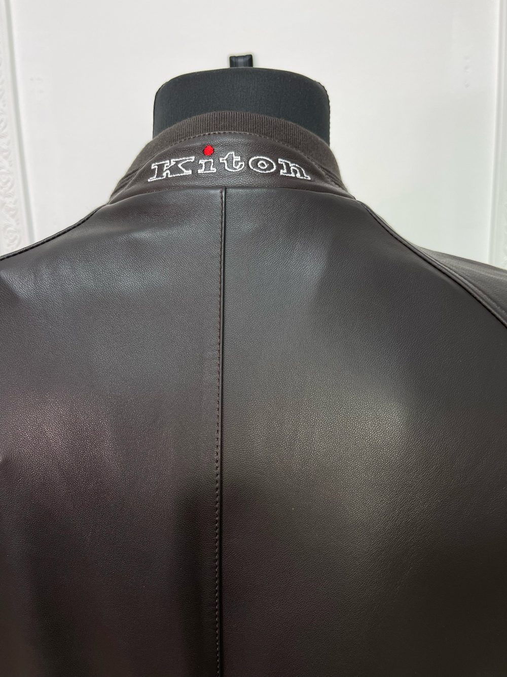 Кожаная куртка Kiton