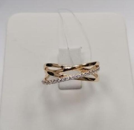 Кольцо из золота с фианитами