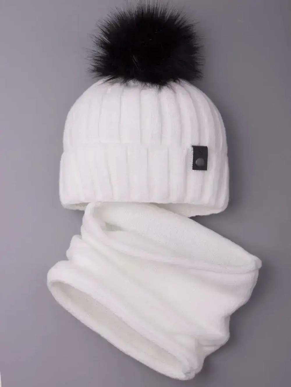 Шапка детская зимняя вязаная с помпоном и снуд
